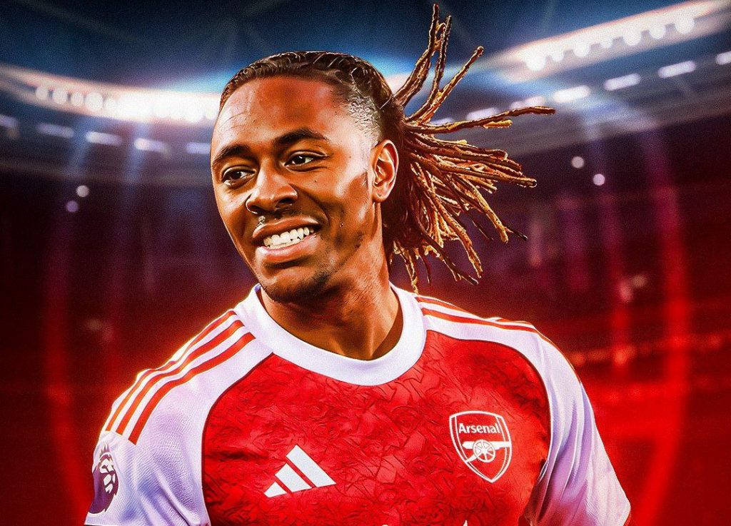 إبريتشي إيزي - أرسنال