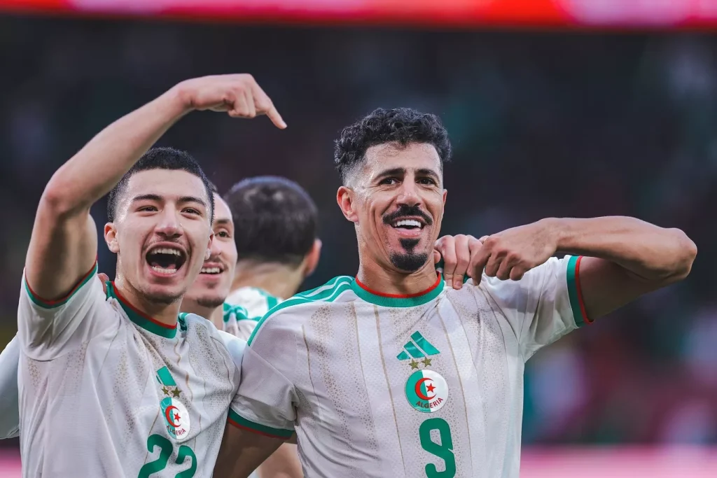 ما هي القنوات الناقلة لمباراة الجزائر ضد غينيا الاستوائية وأين تشاهد كأس أمم إفريقيا 2025؟