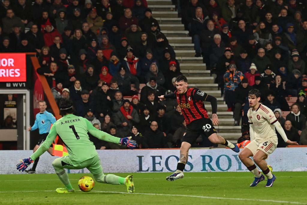 ليفربول ضد بورنموث - أليسون - (المصدر:Gettyimages)