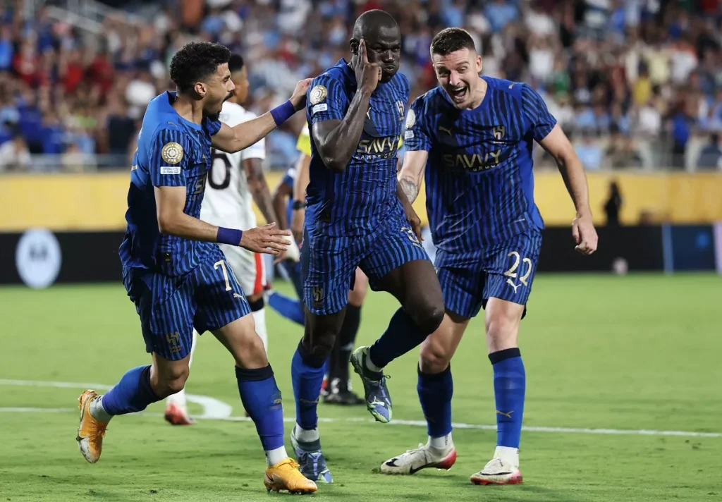 ما القناة الناقلة لمباراة الهلال ضد الحزم وأين تشاهد مباريات الدوري السعودي؟