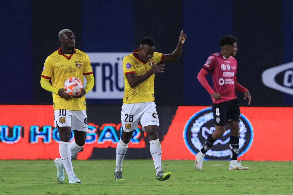 Emelec vs Barcelona. (Photo by Franklin Jacome/Agencia Press South/Getty Images)