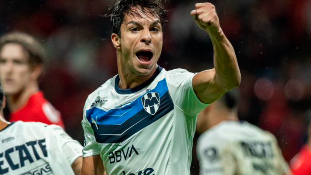 Óliver Torres con Monterrey ante Toluca, Apertura 2025
