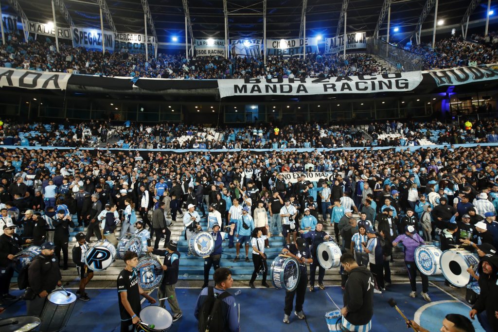 Recibimiento de Racing vs Flamengo: imágenes y videos. (Getty Images)