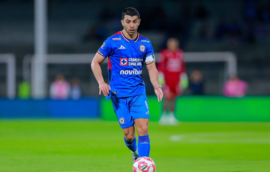 Erik Lira con Cruz Azul 2025