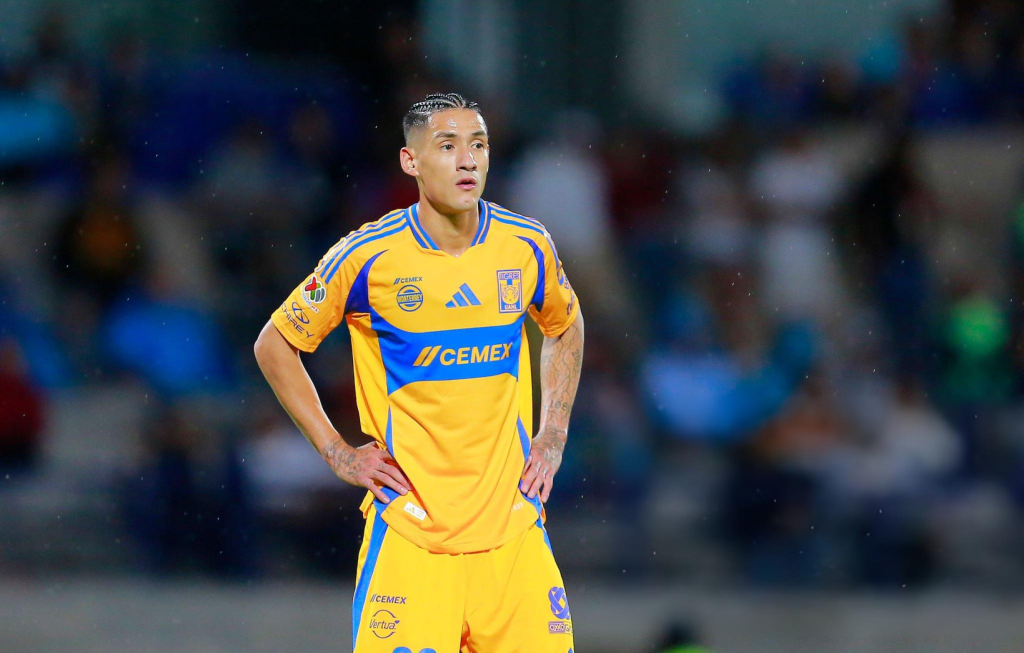 Uriel Antuna con Tigres UANL