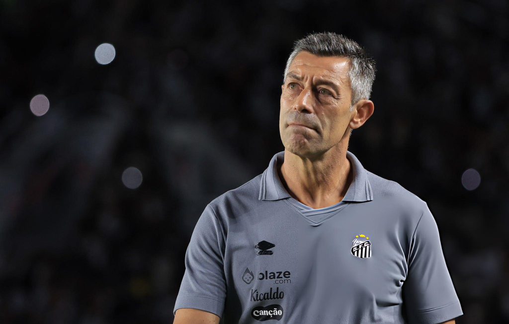 Pedro Caixinha con Santos de Brasil en 2025
