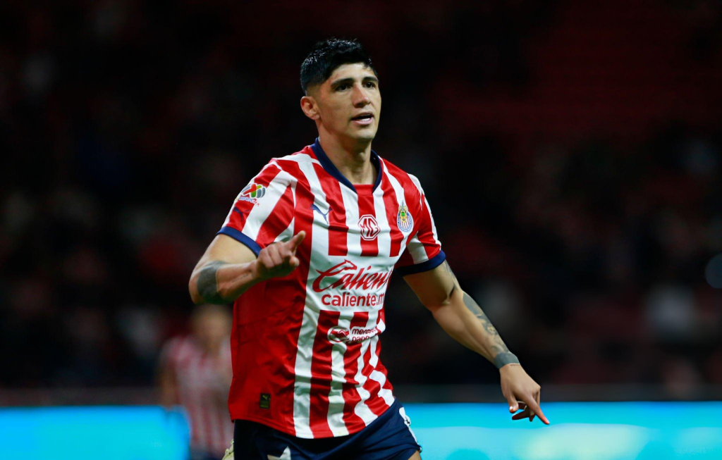 Alan Pulido con Chivas de Guadalajara en 2025