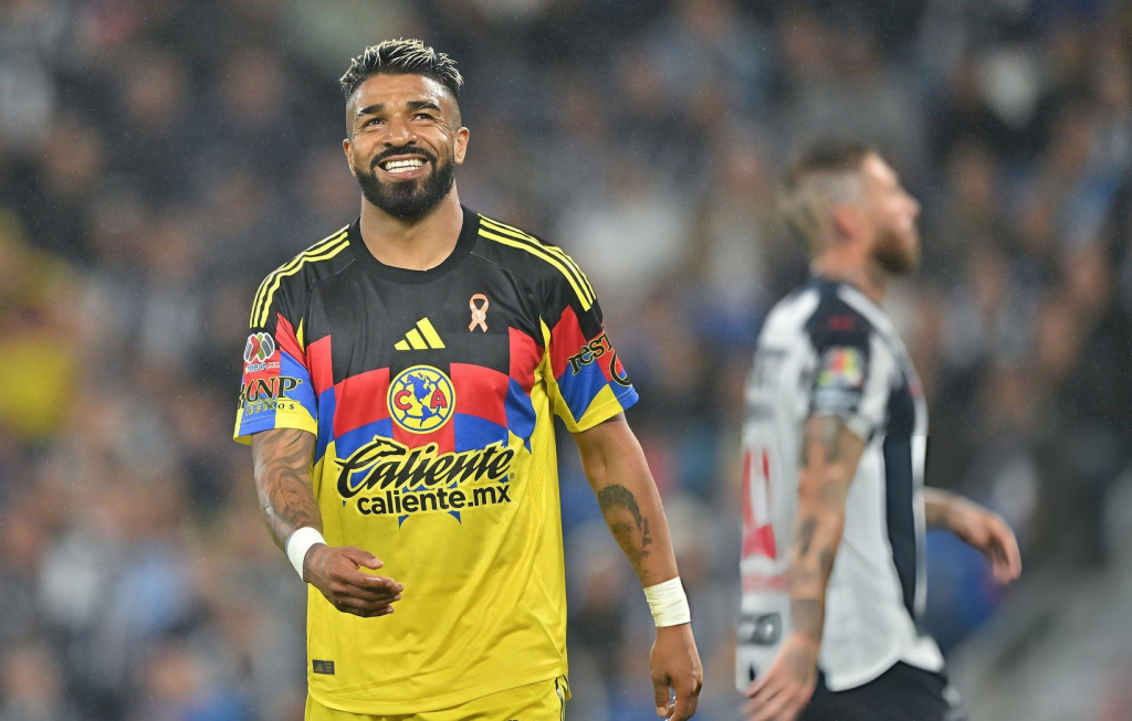 MONTERREY, MEXICO - NOVEMBER 26: Rodrigo Aguirre of América gestures during the quarterfinals first leg match between Monterrey and America as part of the Torneo Apertura 2025 Liga MX at BBVA Stadium on November 26, 2025 in Monterrey, Mexico. (Photo by Azael Rodriguez/Getty Images)