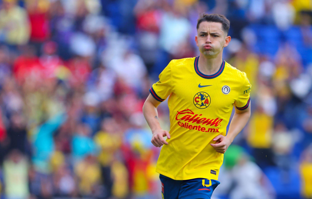 MEXICO CITY, MEXICO - MARCH 01: Alvaro Fidalgo of America celebrates after scoring the team's first goal during the 10th round match between America and Toluca as part of the Torneo Clausura 2025 Liga MX at Estadio Ciudad de los Deportes on March 01, 2025 in Mexico City, Mexico. (Photo by Agustin Cuevas/Getty Images)