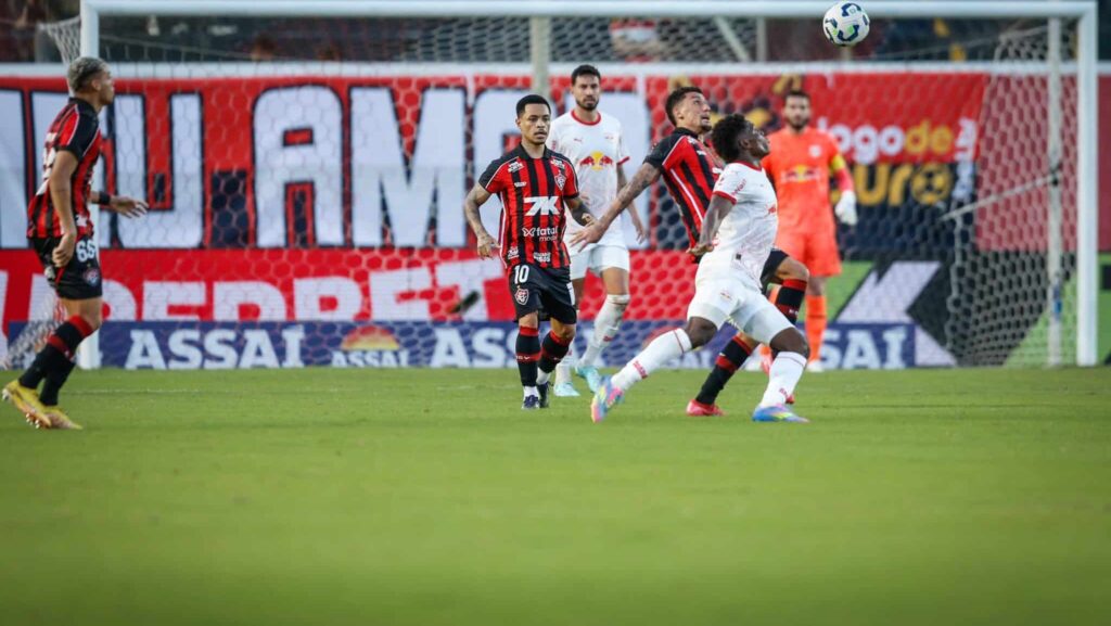 Bragantino enfrentou o Vitória antes de jogo contra o Flamengo.