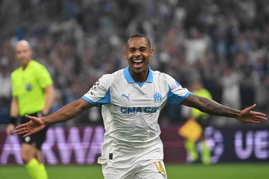 Igor Paixão comemora gol