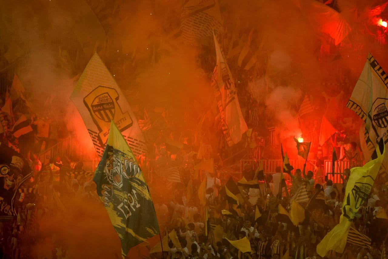 قائمة المحظورات داخل الملاعب السعودية