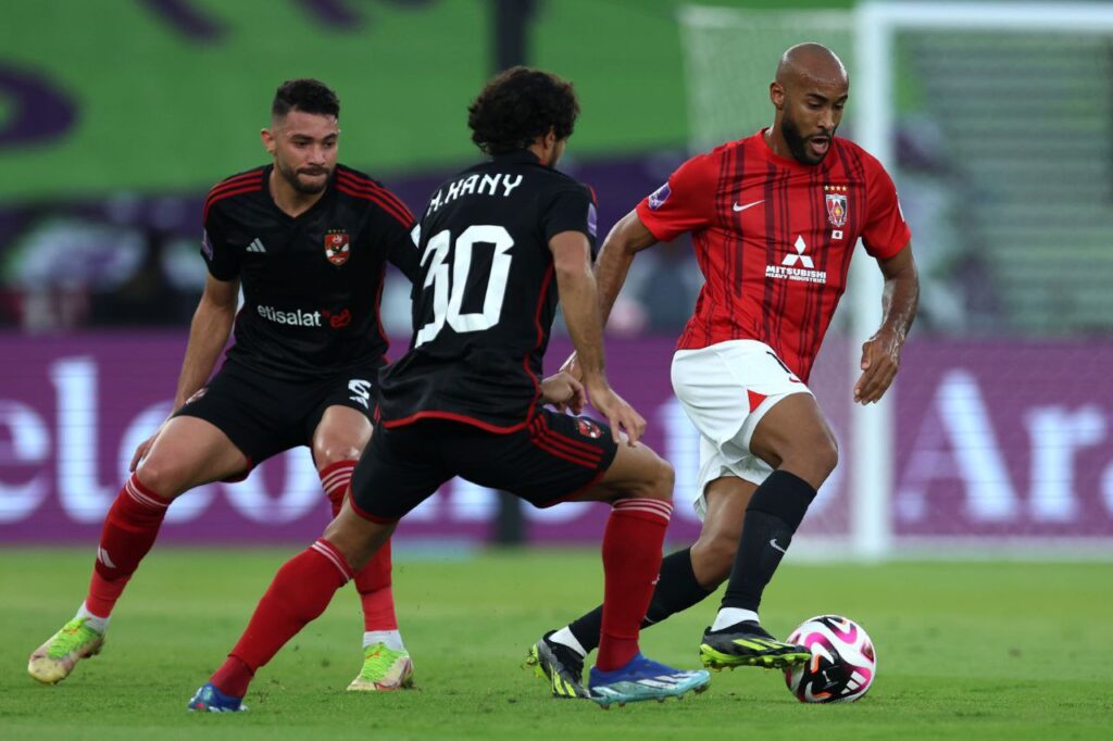 الأهلي ضد أوراوا