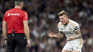 توني كروس يعترض على حكم مباراة ريال مدريد ضد إشبيلية