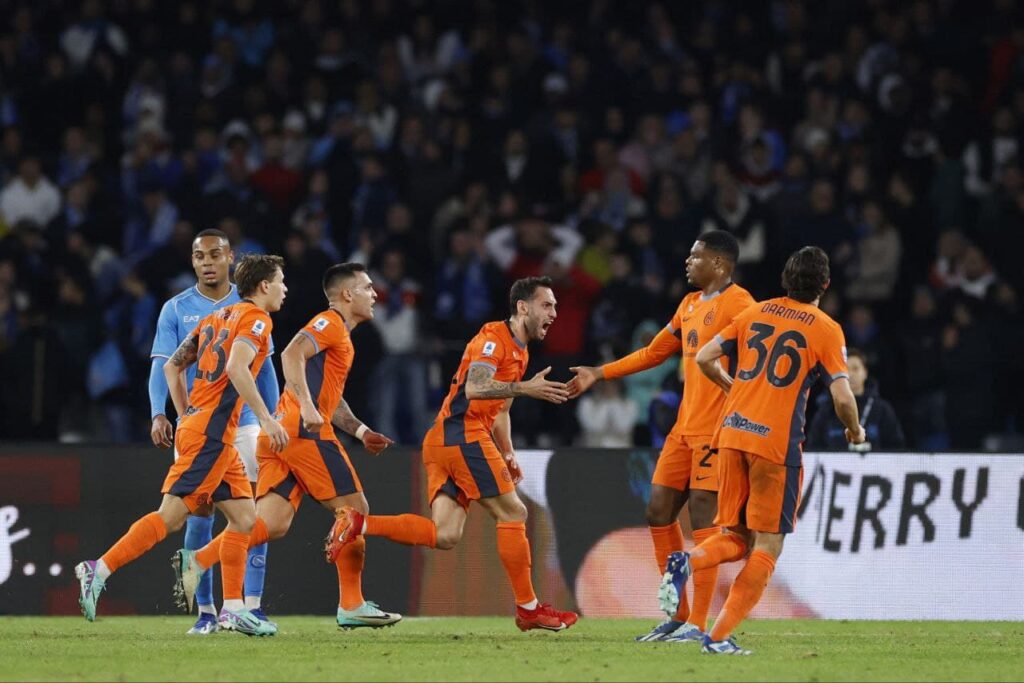 القنوات الناقلة لمباراة إنتر ميلان ضد نابولي