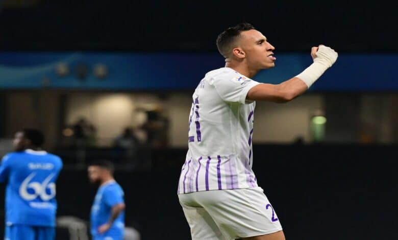 الهلال ضد العين