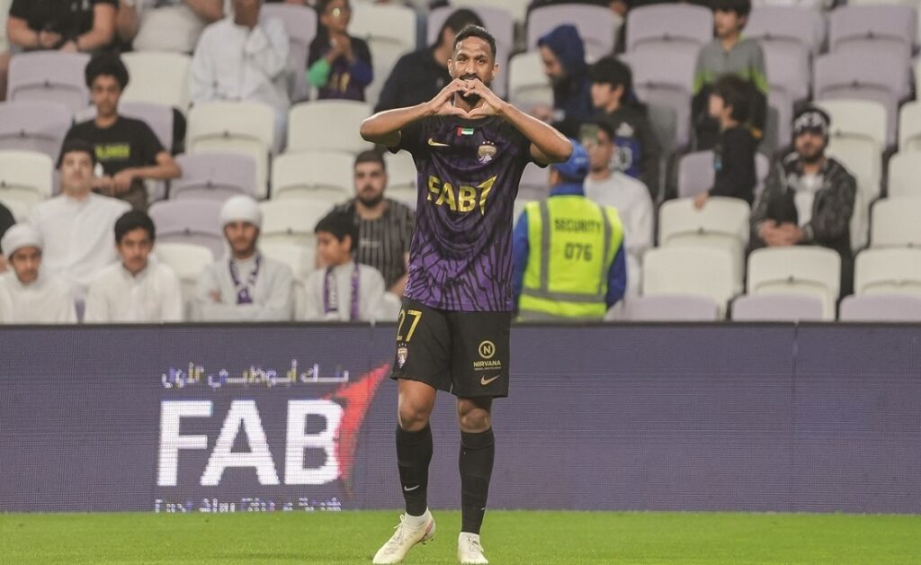 سلطان الشامسي لاعب العين