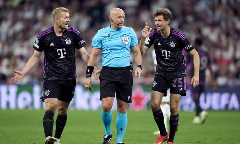 توماس مولر - ماتياس دي ليخت - سايمون مارتشينياك