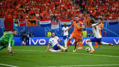 منتخب فرنسا ضد هولندا