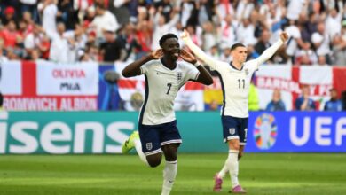 بوكايو ساكا - إنجلترا