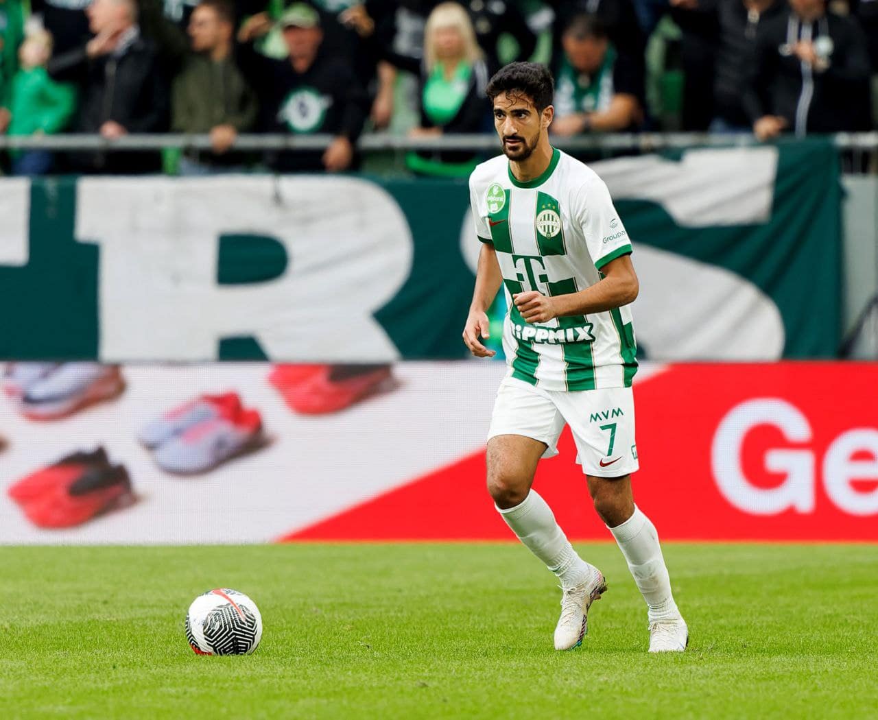 خاص لـ365SCORES – فيرينتسفاروشي يوافق على انتقال بن رمضان إلى الأهلي بشرط وحيد