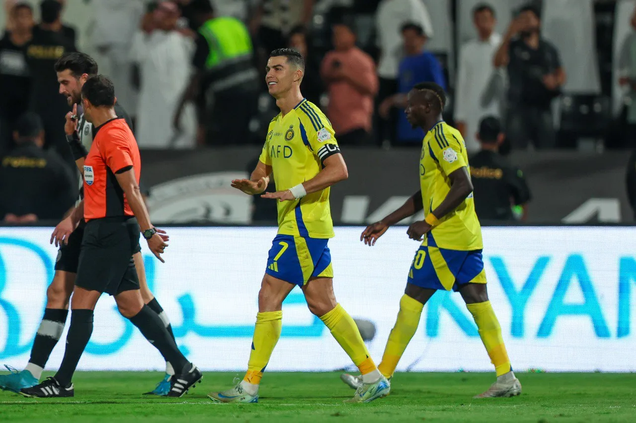 في الكورة :
رونالدو وماني يستفزان جماهير الهلال بإشارة مثيرة (فيديو) في الكورة :
رونالدو وماني يستفزان جماهير الهلال بإشارة مثيرة (فيديو)