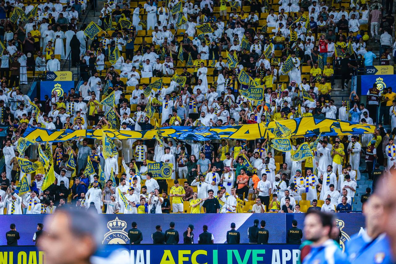في الكورة :
جماهير النصر تلهب حماس ديربي الرياض ببنر خرافي في الكورة :
جماهير النصر تلهب حماس ديربي الرياض ببنر خرافي