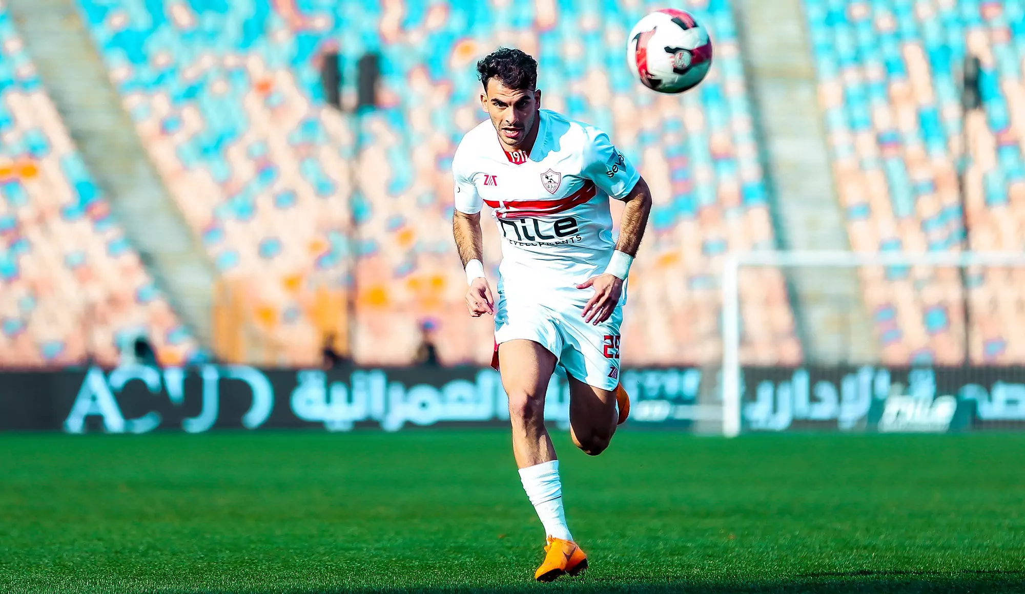 في الكورة :
زيزو: لم أُقدَّر كما يجب في الزمالك.. وسأنتظر حتى نهاية الكونفدرالية في الكورة :
زيزو: لم أُقدَّر كما يجب في الزمالك.. وسأنتظر حتى نهاية الكونفدرالية