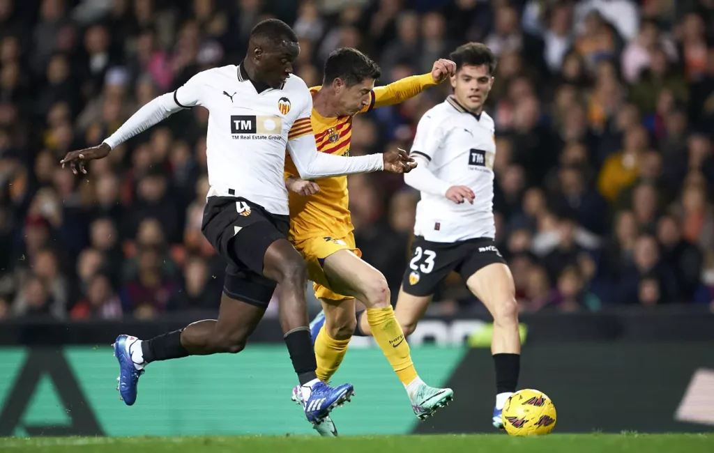 القنوات الناقلة لمباراة برشلونة ضد فالنسيا بالجولة 21 في الدوري الإسباني