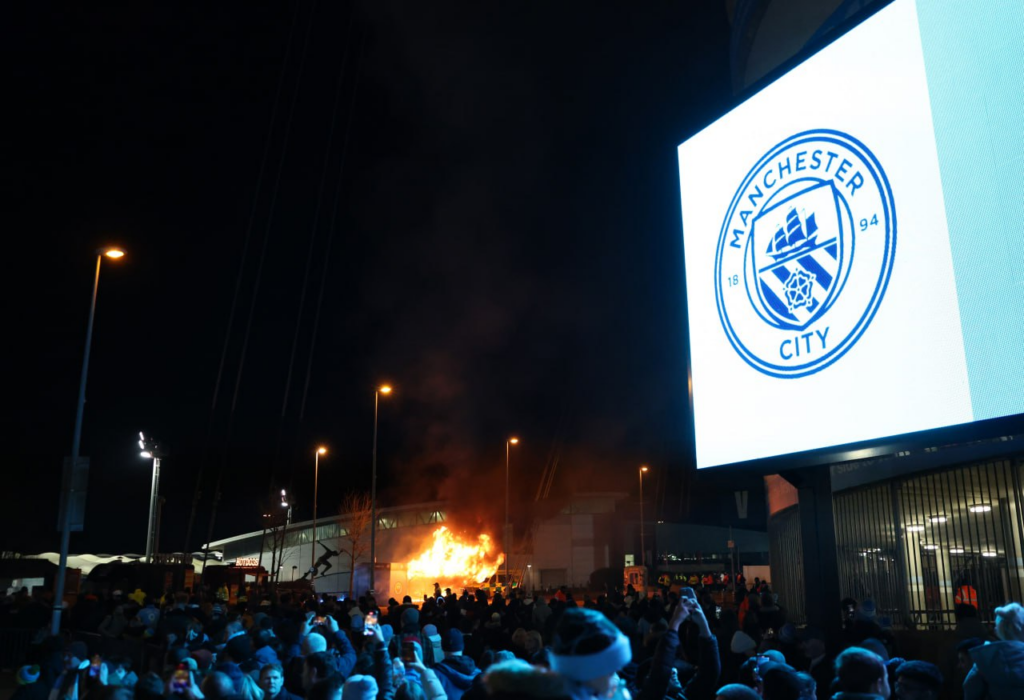 حريق قبل حفل تقديم عمر مرموش