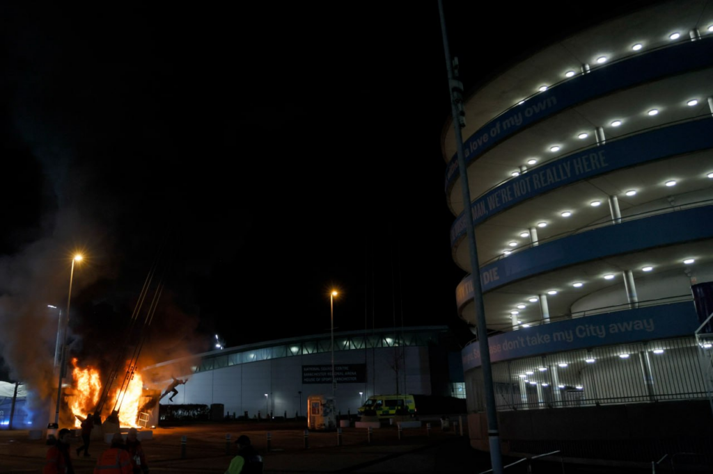 حريق قبل حفل تقديم عمر مرموش