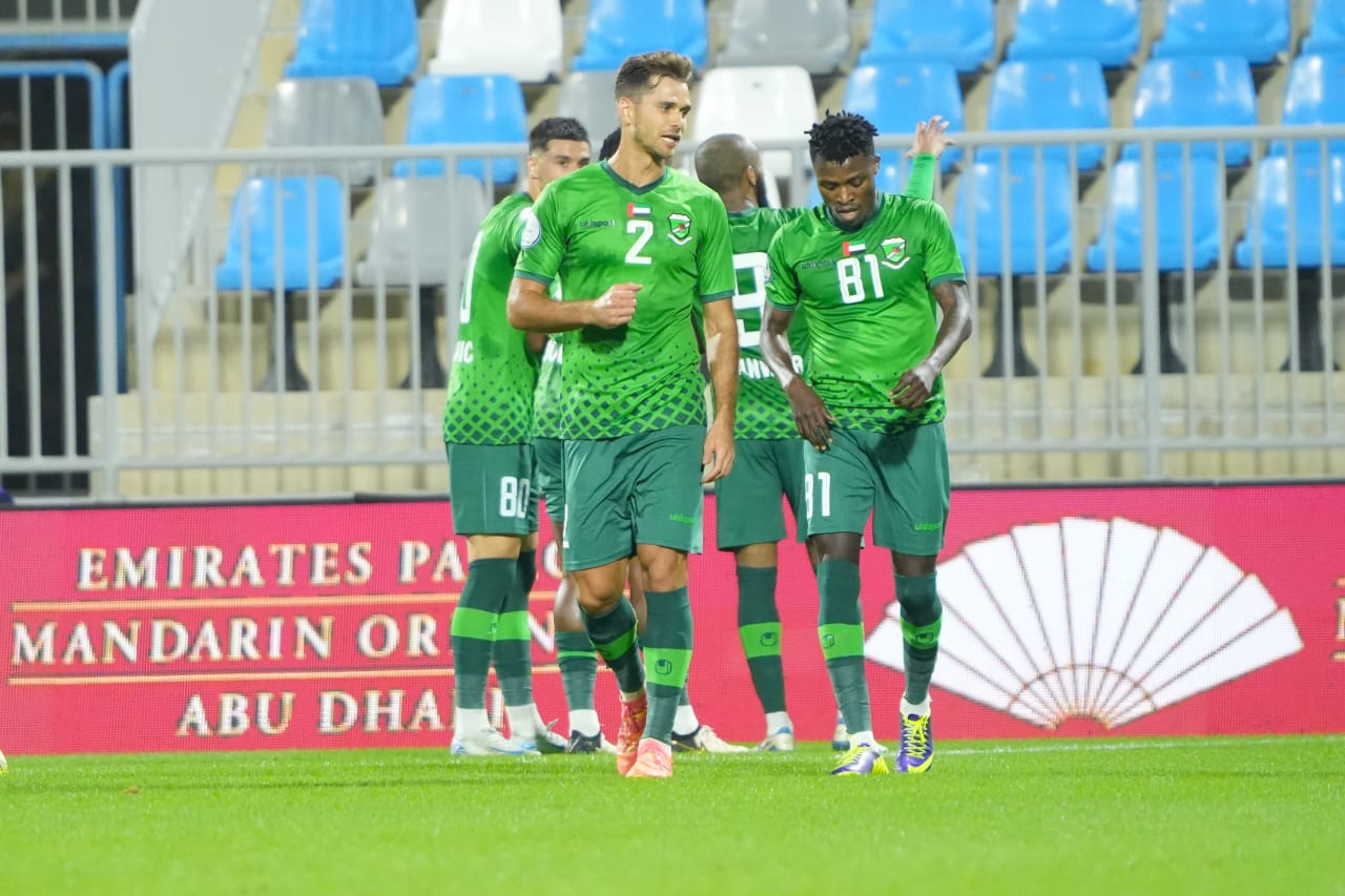 في الكورة :
نتائج مباريات اليوم في الجولة 20 بالدوري الإماراتي.. العروبة يفاجئ كلباء في الكورة :
نتائج مباريات اليوم في الجولة 20 بالدوري الإماراتي.. العروبة يفاجئ كلباء