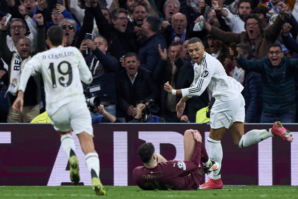 في الكورة :
تسريب قميص ريال مدريد الاحتياطي الجديد للموسم المقبل في الكورة :
تسريب قميص ريال مدريد الاحتياطي الجديد للموسم المقبل