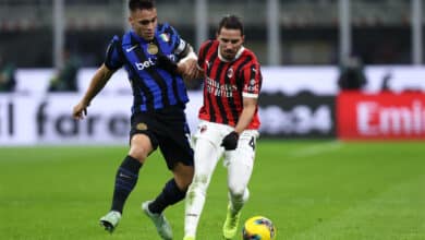 إسماعيل بناصر - لاوتارو مارتينيز - إنتر ميلان ضد ميلان (المصدر:Gettyimages)