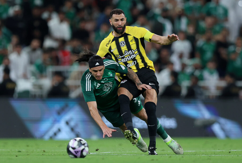 في الكورة :
قطار الـ+90 لا يتوقف.. الاتحاد يضع الأهلي ضمن قائمة ضحاياه في الكورة :
قطار الـ+90 لا يتوقف.. الاتحاد يضع الأهلي ضمن قائمة ضحاياه
