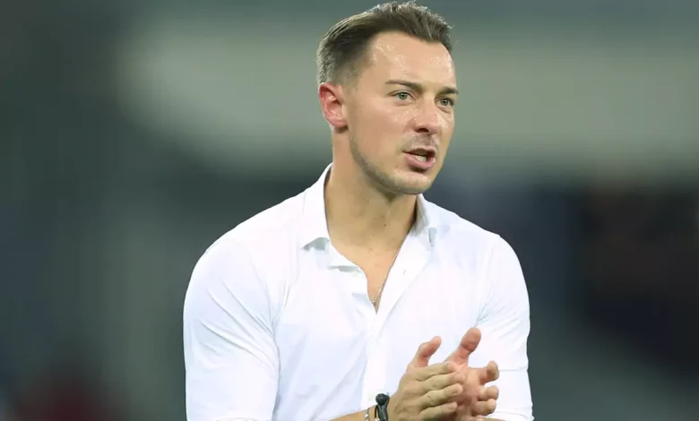 ما تاريخ مباريات ماتياس يايسله مدرب الأهلي ضد الهلال؟