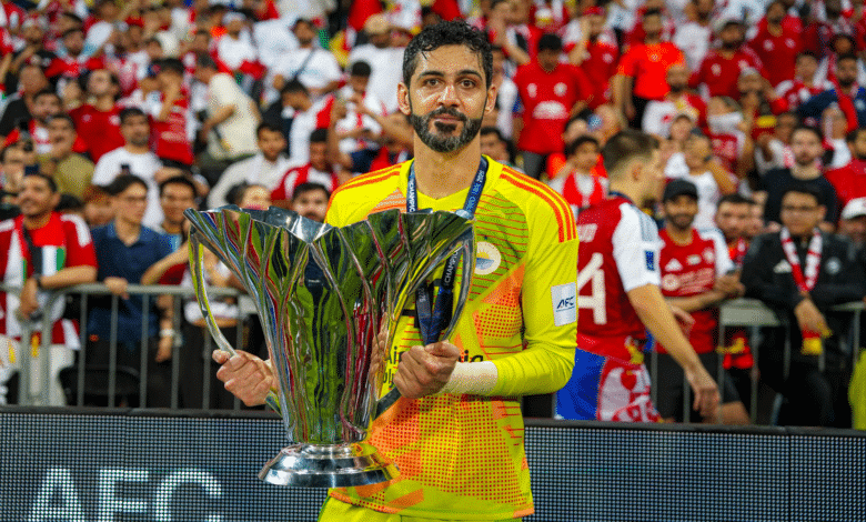 عادل الحوسني حارس الشارقة