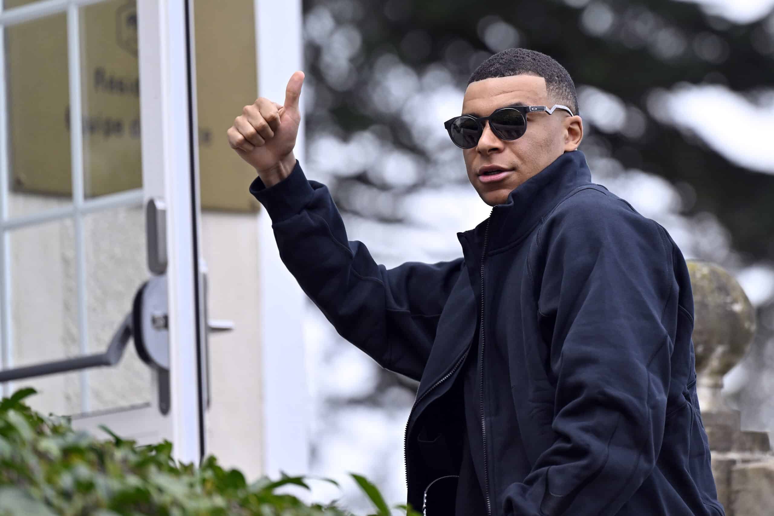 كاريزما فرنسية.. كيليان مبابي الوجه الدعائي لحملة ديور في ربيع 2026