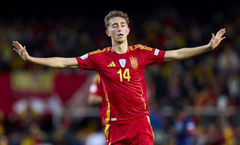 دين هويسين - منتخب إسبانيا