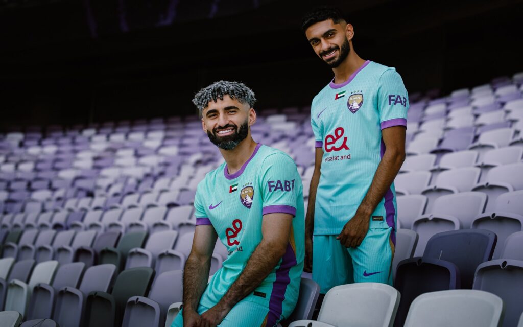 قميص العين الجديد