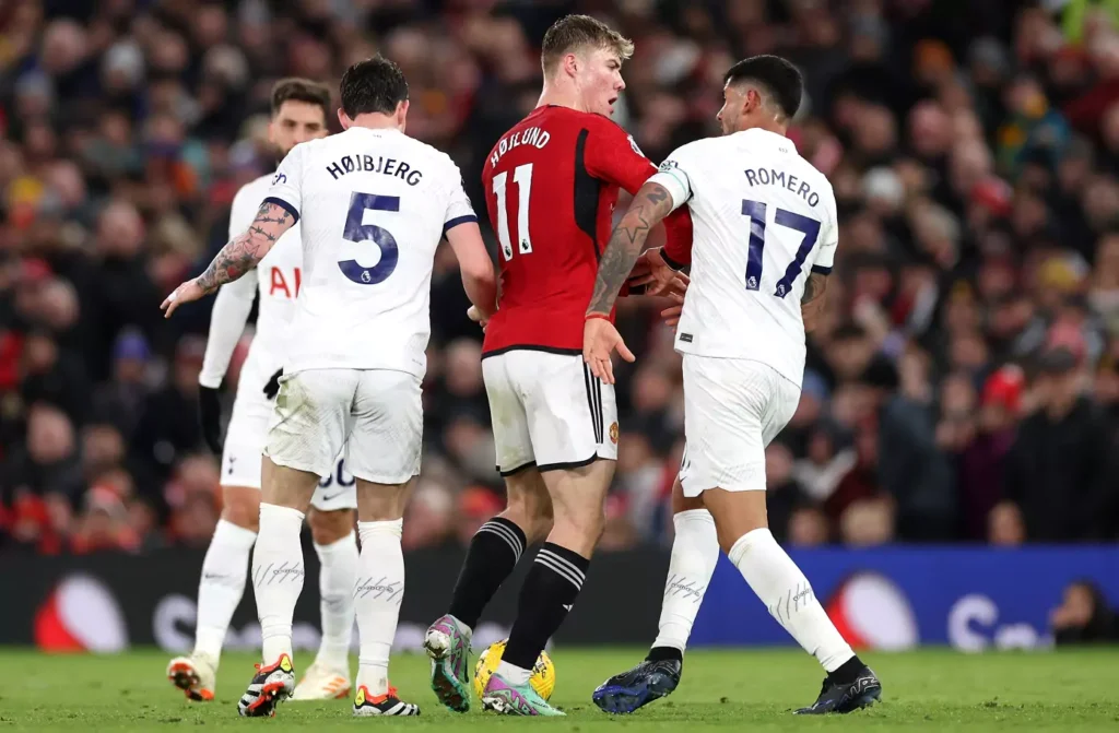 القنوات الناقلة لمباراة مانشستر يونايتد ضد توتنهام في نهائي الدوري الأوروبي 2025