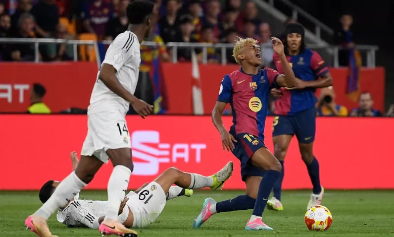 لامين يامال برشلونة