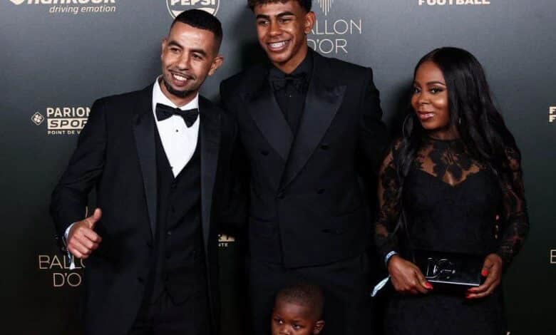 لامين يامال وشقيقه - المصدر: getty images