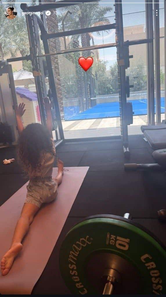 ستوري جورجينا على إنستجرام