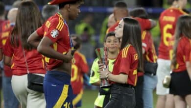 لامين يامال وصديقته - المصدر: gettyimages