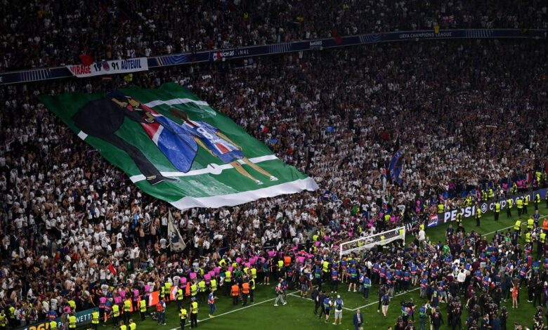 لافتة جماهير باريس سان جيرمان لـ ابنة لويس إنريكي