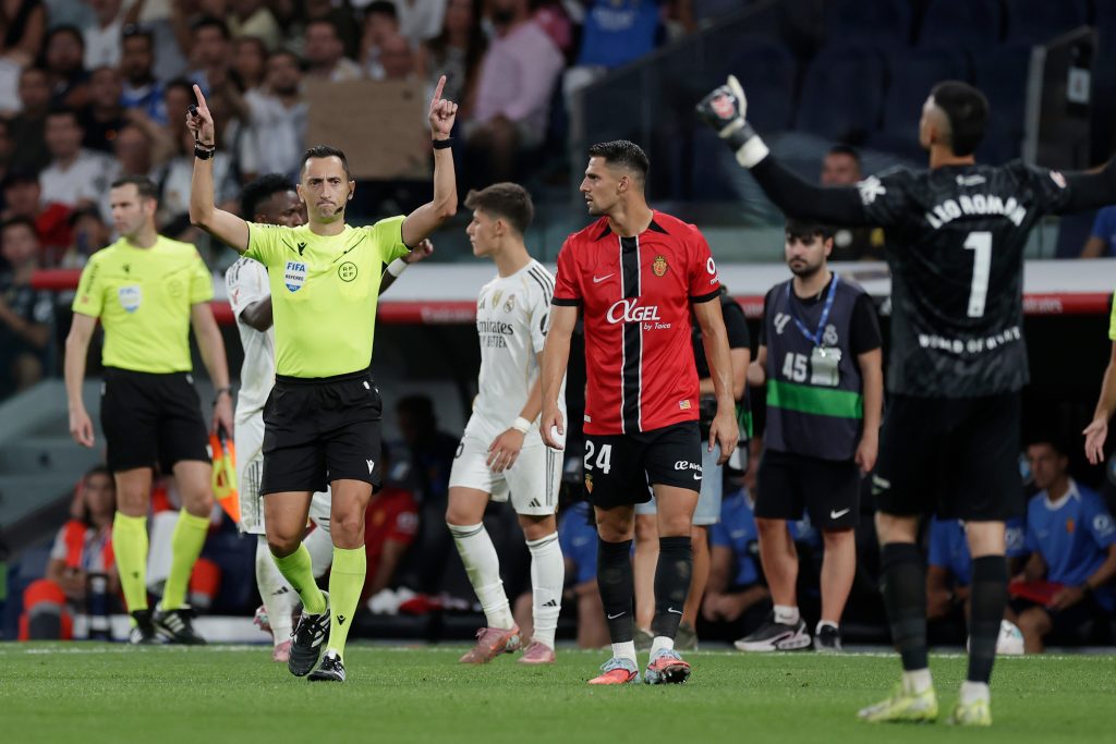 الحكم خوسيه ماريا سانشيز - ريال مدريد - ريال مايوركا - المصدر (Getty images)
