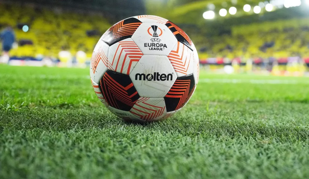 قرعة الدوري الأوروبي 2026.. الموعد والتصنيف والقنوات الناقلة