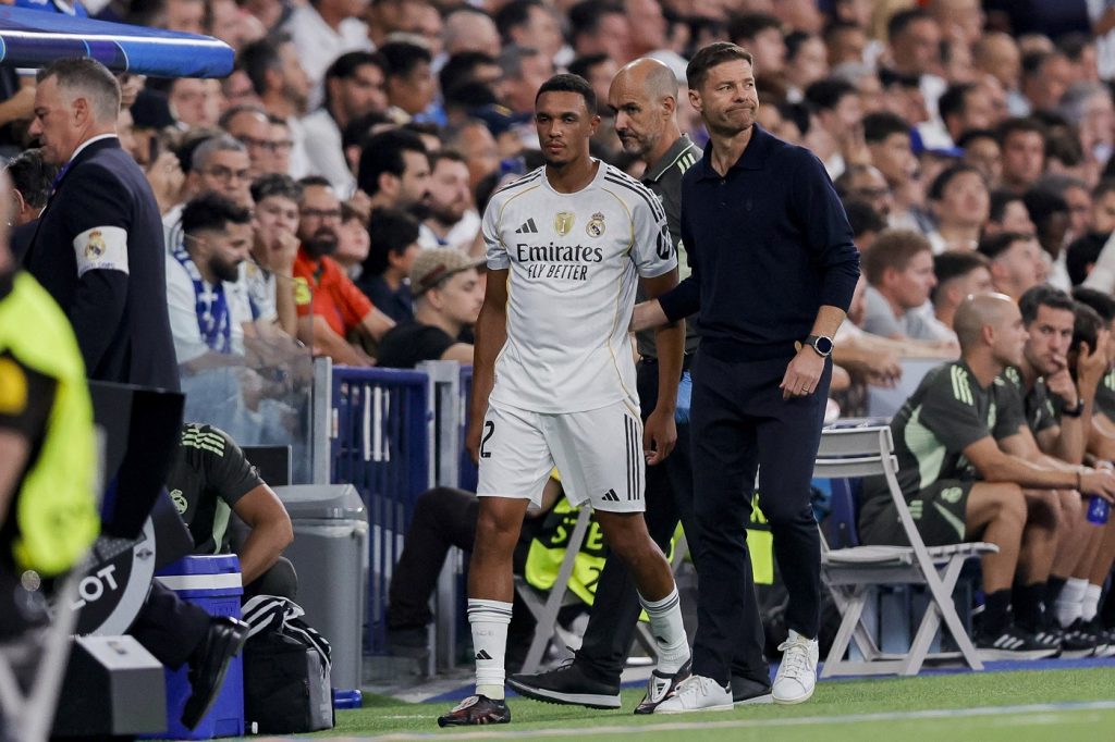 تشابي ألونسو - ألكسندر أرنولد - ريال مدريد - المصدر (Getty images)