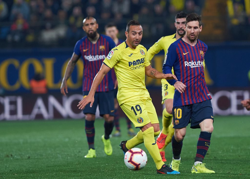 سانتي كازورلا - ليونيل ميسي - فيدال - فياريال ضد برشلونة (المصدر:Gettyimages)